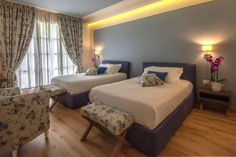Deluxe Sextuple room