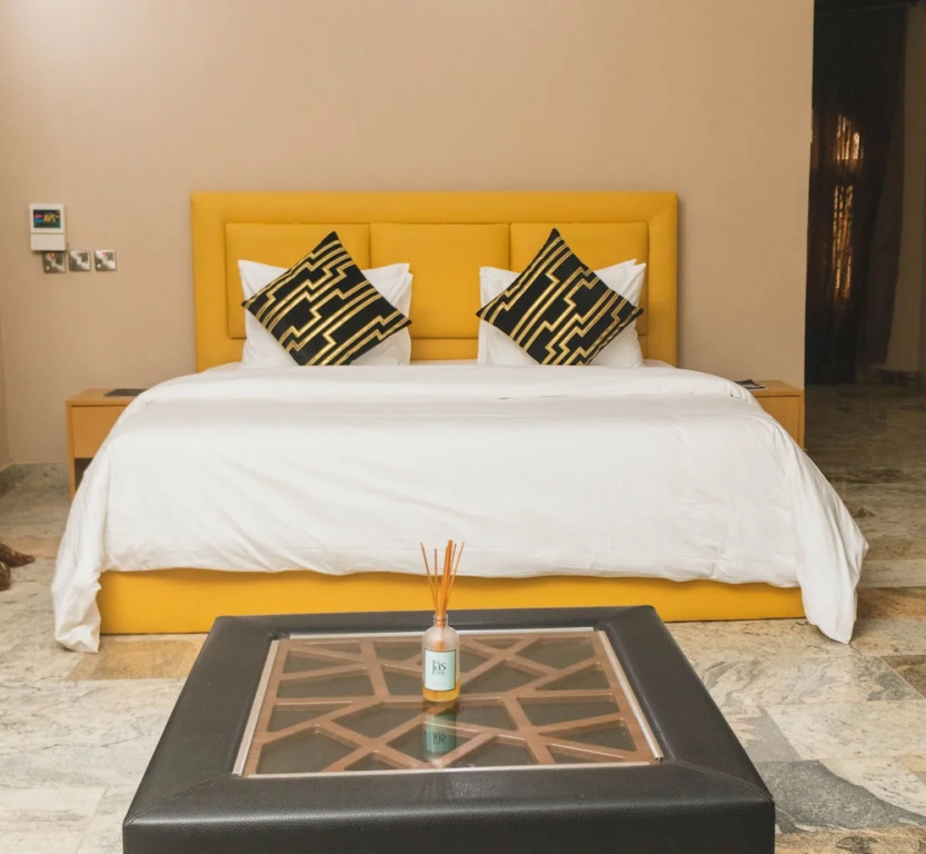 Deluxe Suite