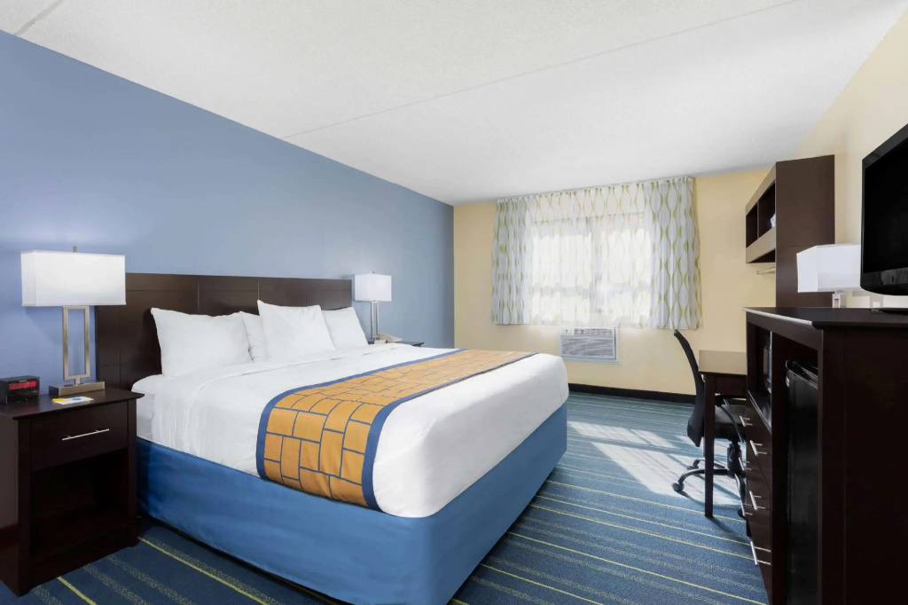 Standard Double room (full double bed)