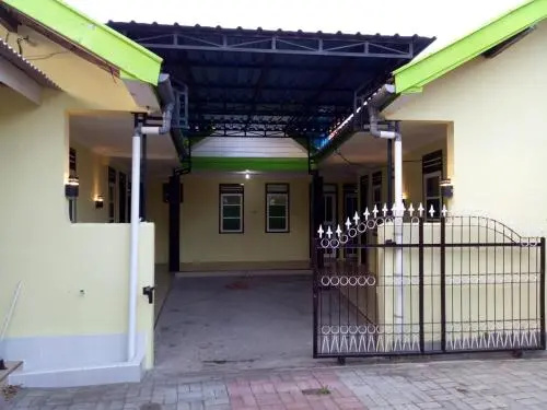 Yellow Hostel