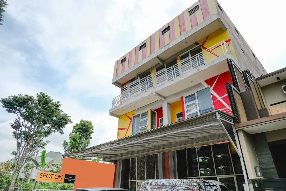 SPOT ON 2387 Bukit Cemara Tidar Family