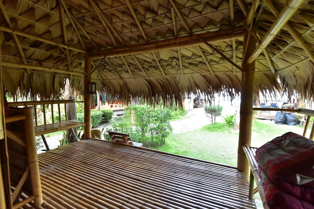 Двухместное бунгало рядом с пляжем двуспальная кровать в Satun Dive Resort