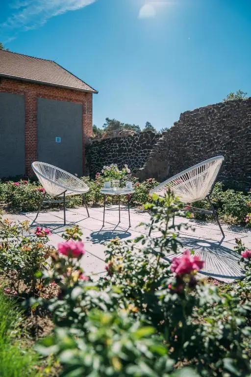 Studio with garden view