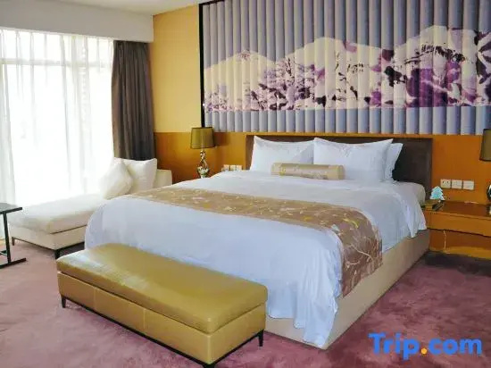 2 Bedrooms Standard Family room