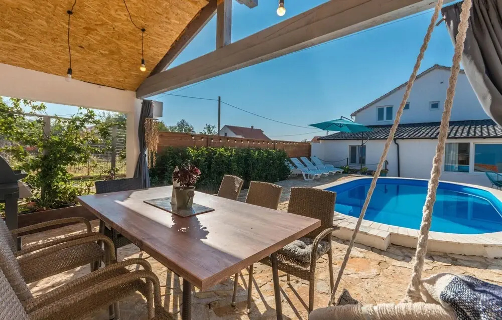 Amazing Home in Tinj With 3 Bedrooms, Wifi and Outdoor Swimming Pool
