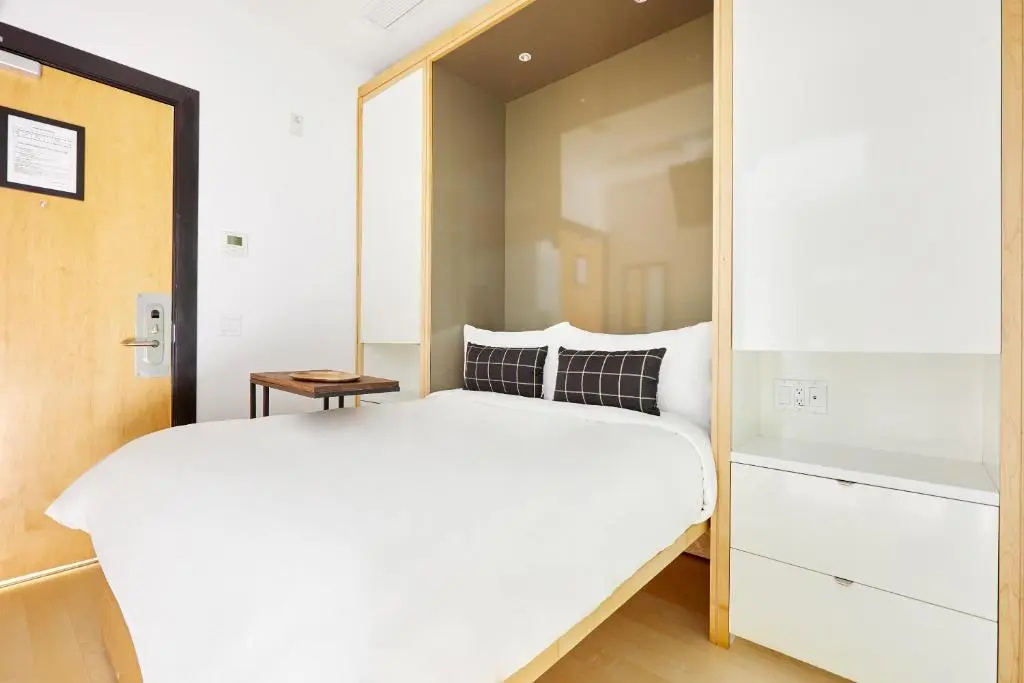 Standard Double room (full double bed)
