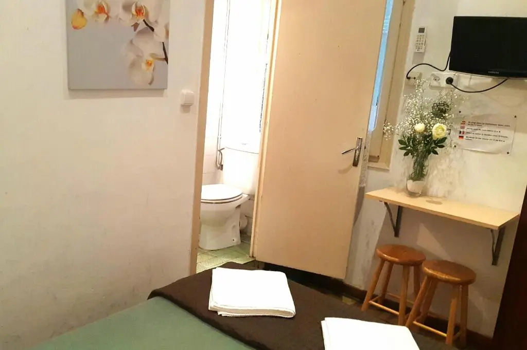 Economy room