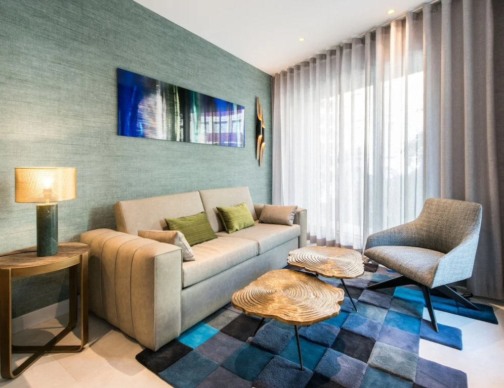 1 Bedroom Apartment
