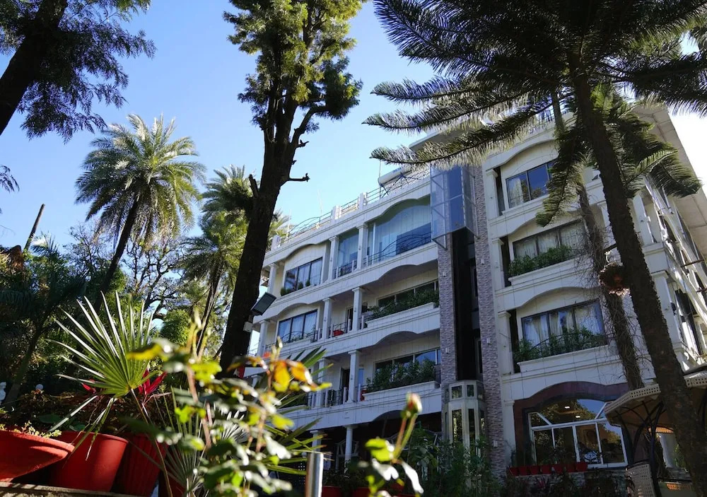 Sheratone A luxury Hotel Mount Abu