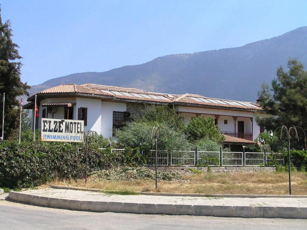 Elze Hotel