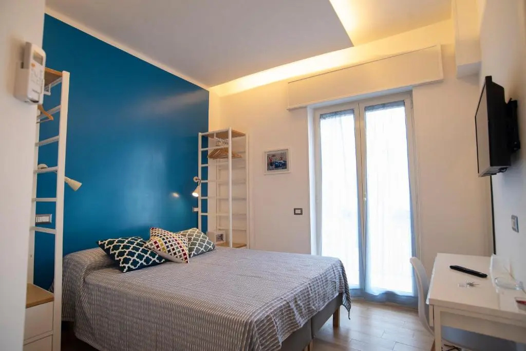 Deluxe Double room with balcony (full double bed)