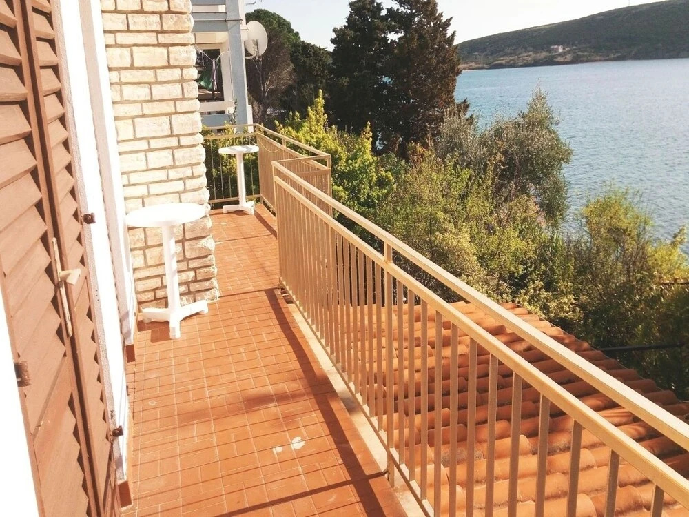 Apartments Ljubo