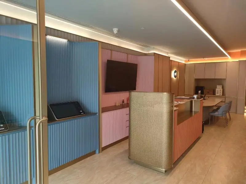 Lobby & Reception