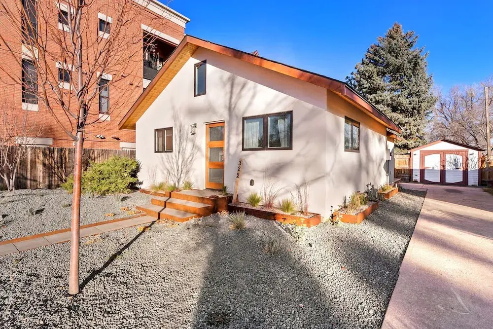 Vibrant Downtown Bungalow – Walk Everywhere!