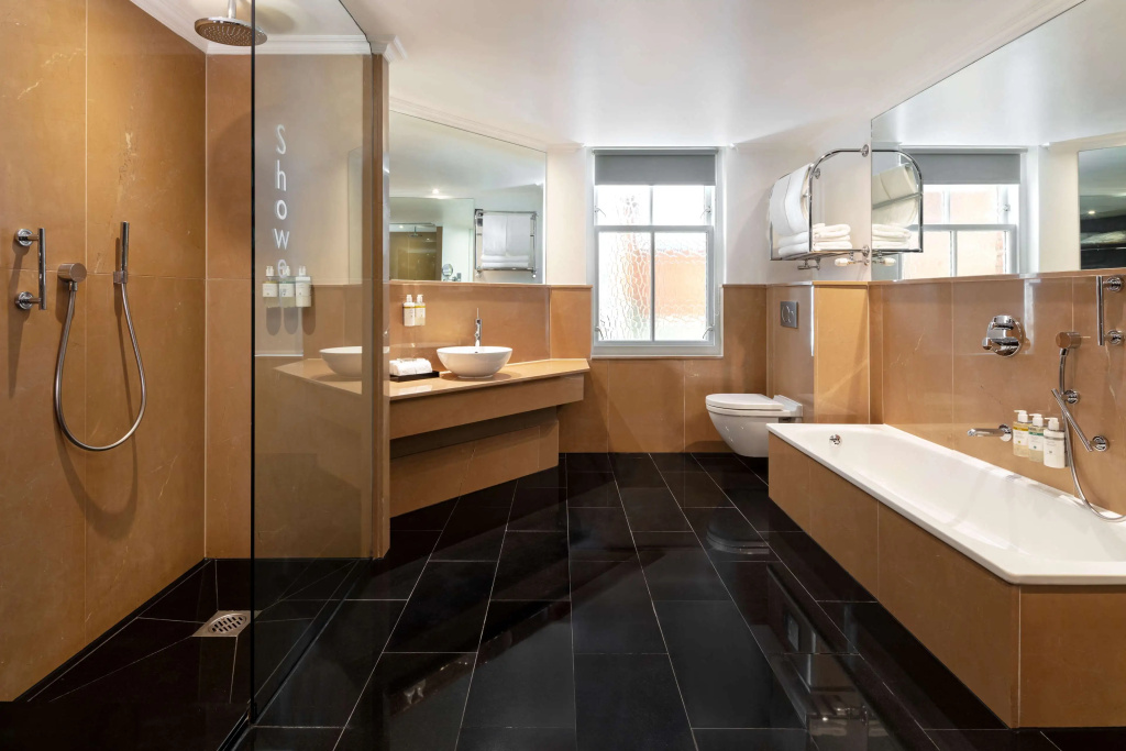 Отель Radisson Blu Hotel, London Bloomsbury в Лондоне