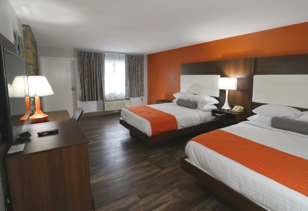 Отель Best Western Johnson's Inn Downtown Gatlinburg — 3