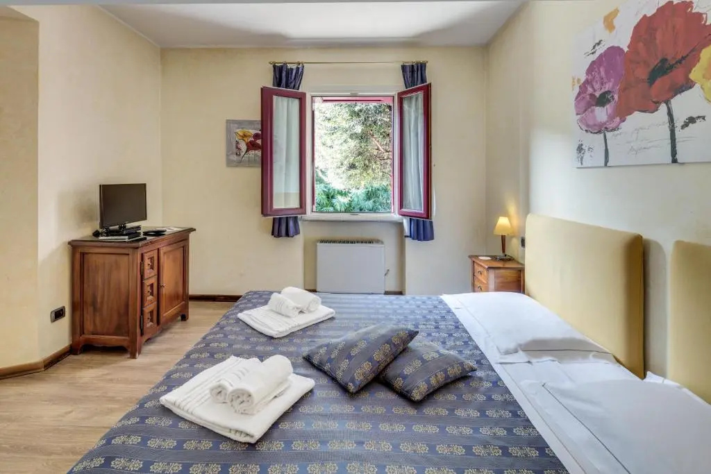 Dependance Double room (full double bed)