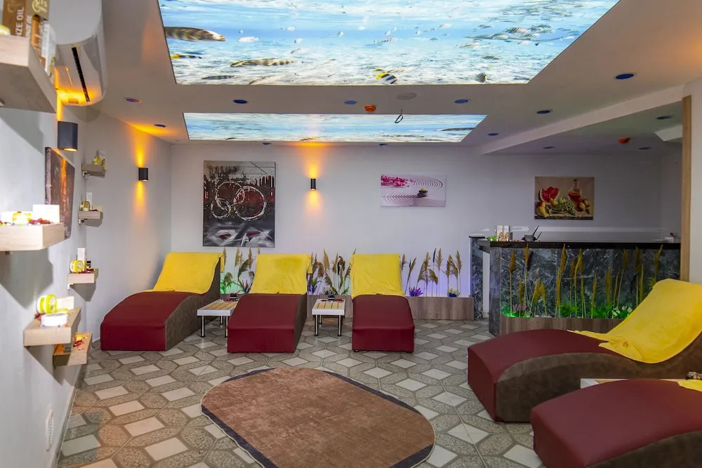 Hotel photo 10