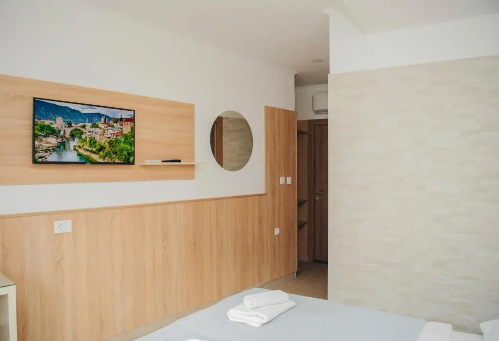 Standard Double room with balcony (full double bed)