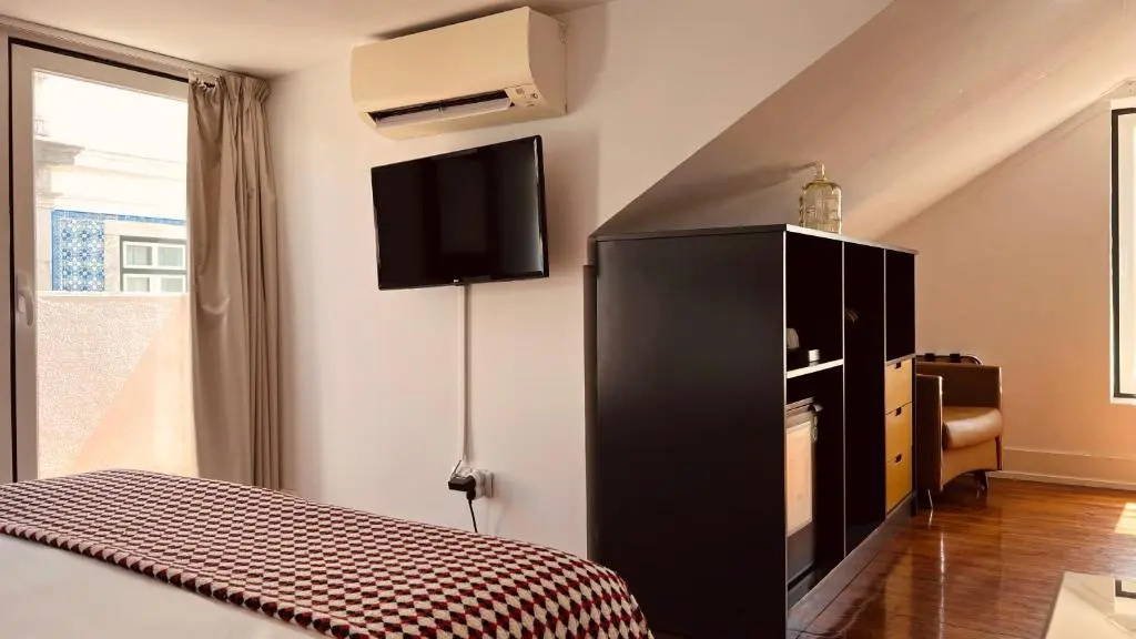 Standard Double room with balcony (full double bed)