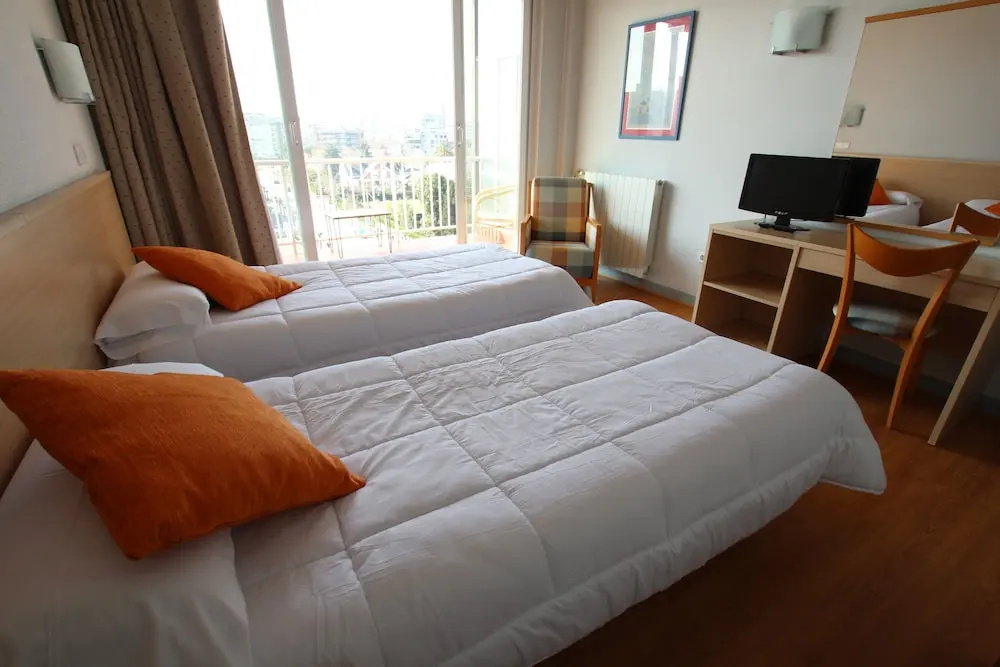 Standard Double room with balcony (full double bed)