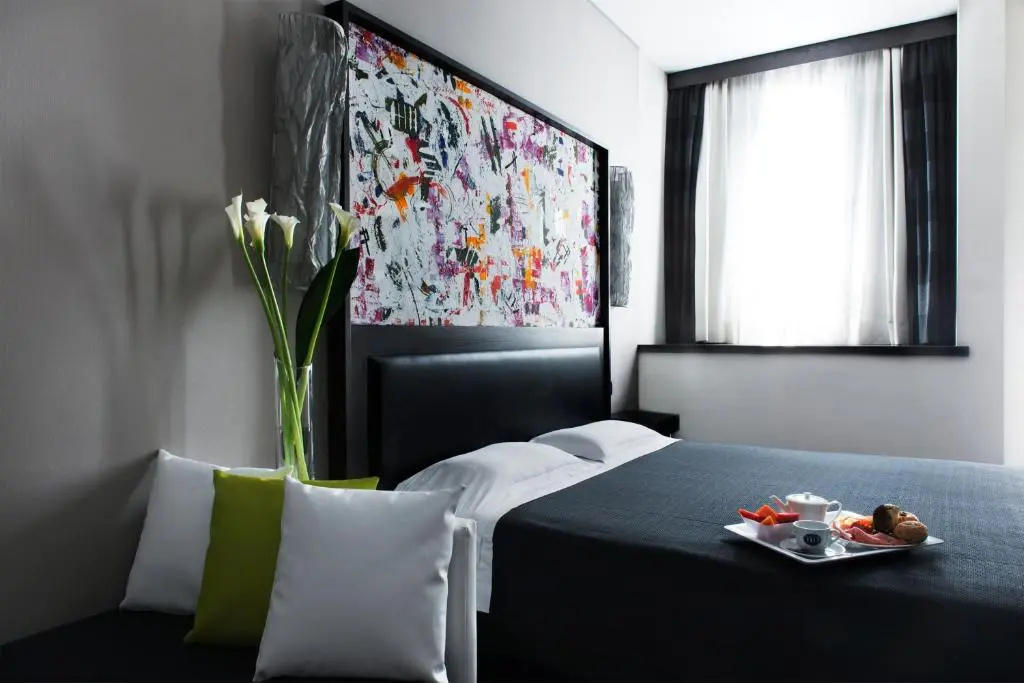 Double room (full double bed)