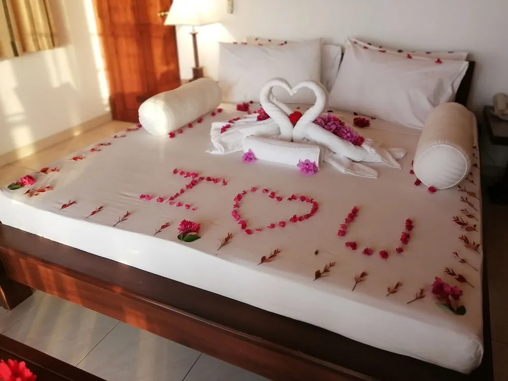 Deluxe Double room with balcony (full double bed)