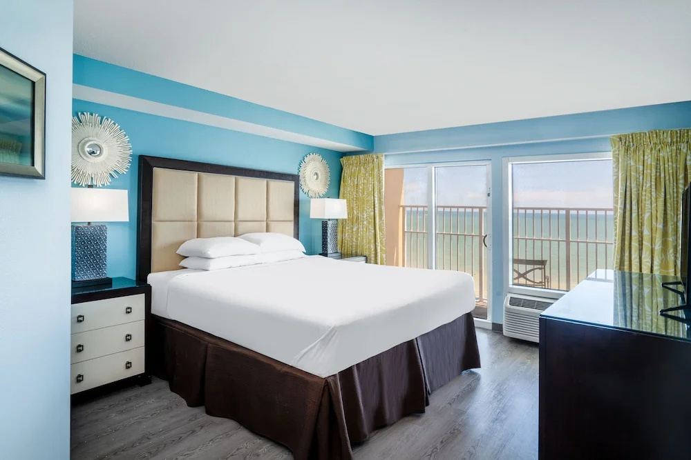 Deluxe Suite with view