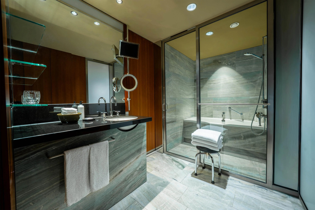 Double room with city view (twin beds)