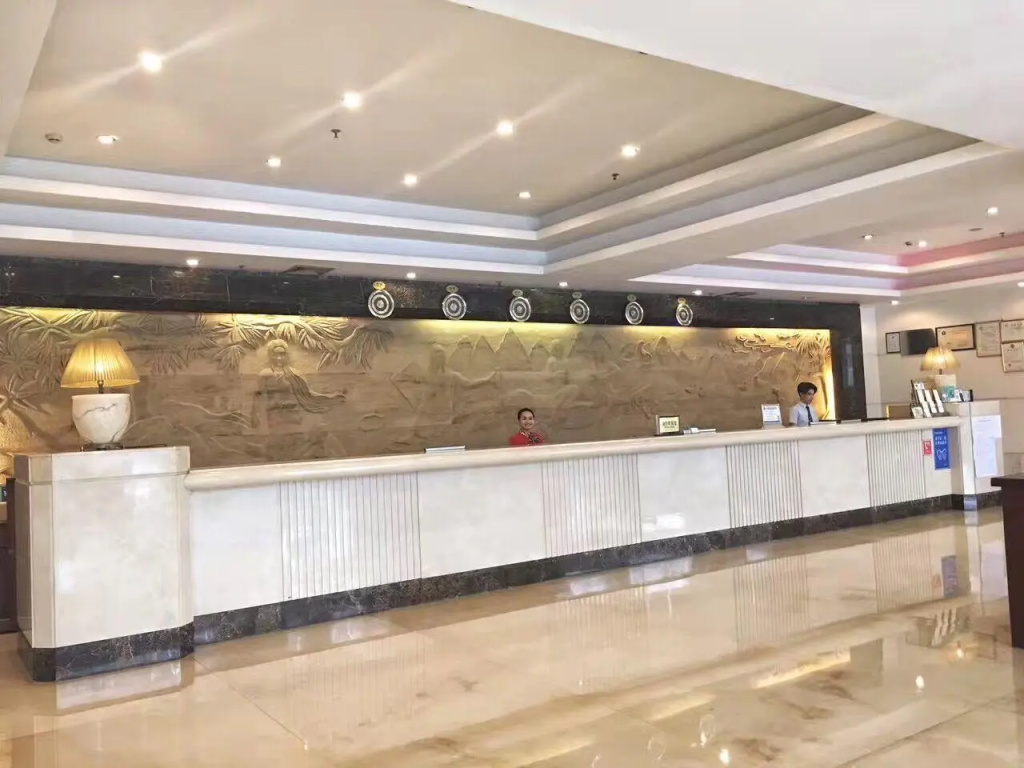 Lobby & Reception