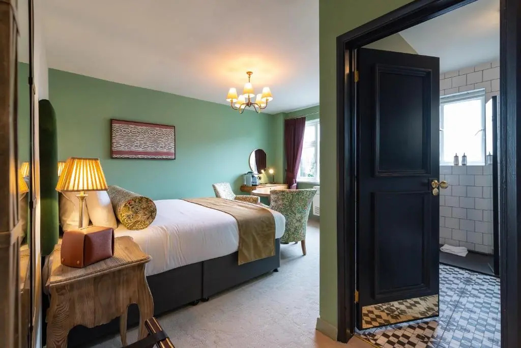 Standard Double room (full double bed)