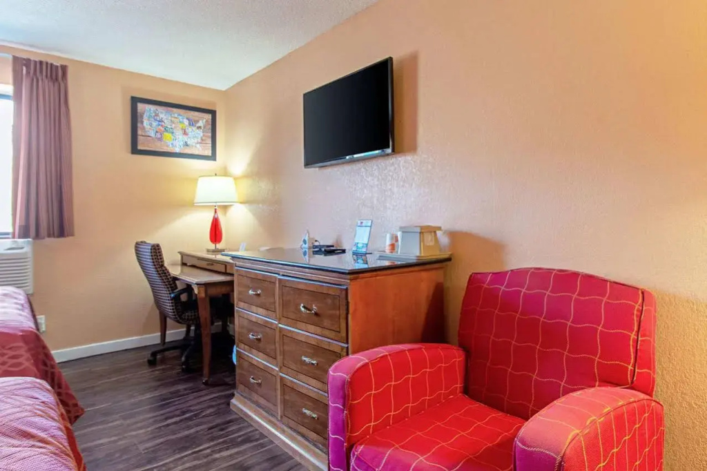 Econo Lodge - фото 24