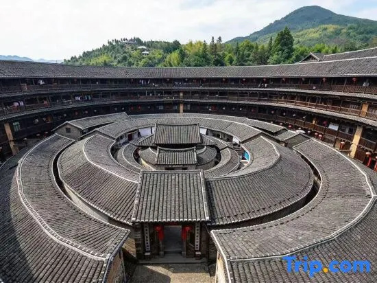 Shanglou Chinese Inn (Tulou King Scenic Area Chengqi Building) in Longyan