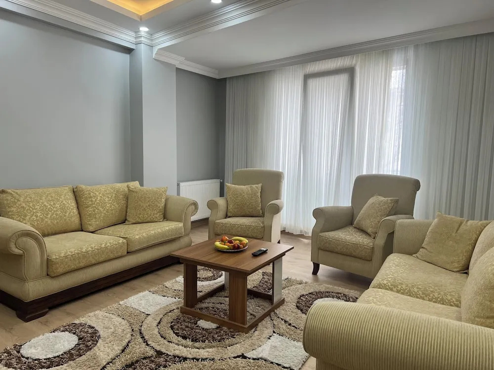 2 Bedrooms Comfort Apartment with city view