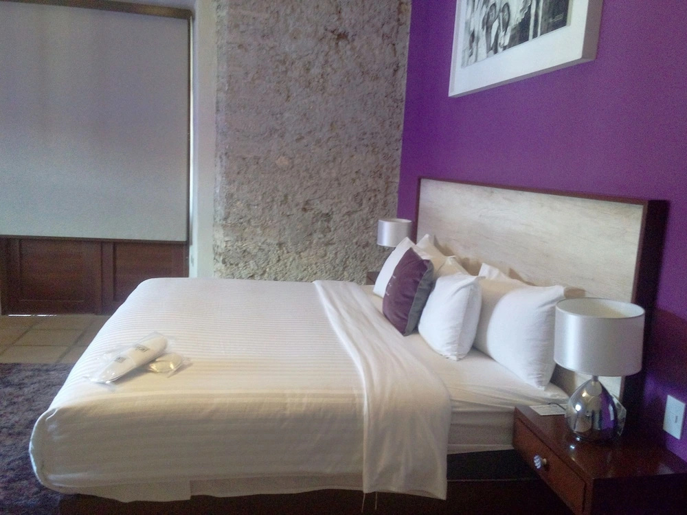 Luxury Double room with balcony (full double bed)