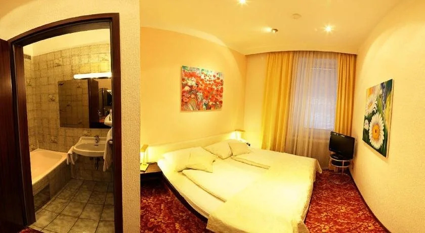 Hotel photo 1