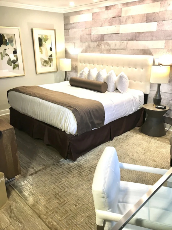 1 Bedroom Deluxe Double room (full double bed)