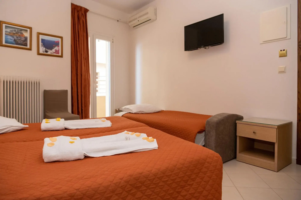 Kronos Hotel by null