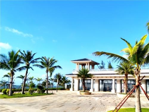 Beach & Waterfront