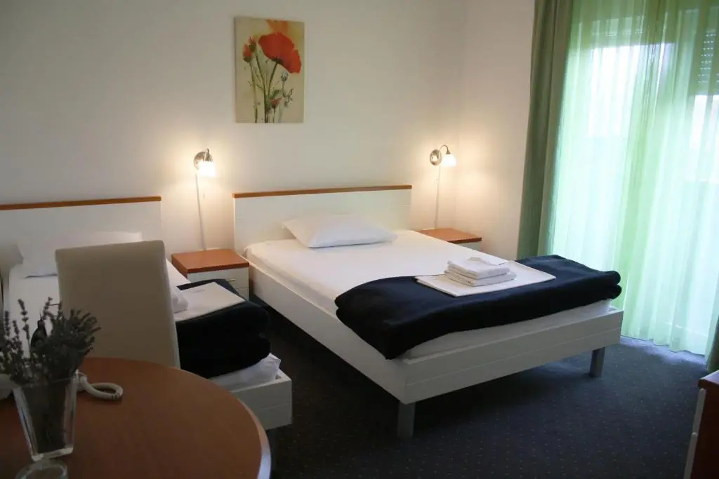 Fitea Pansion - Chambres