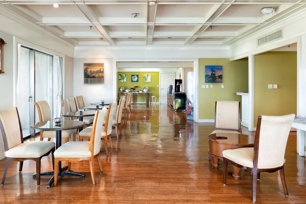 Double Club Suite oceanfront (full double bed)