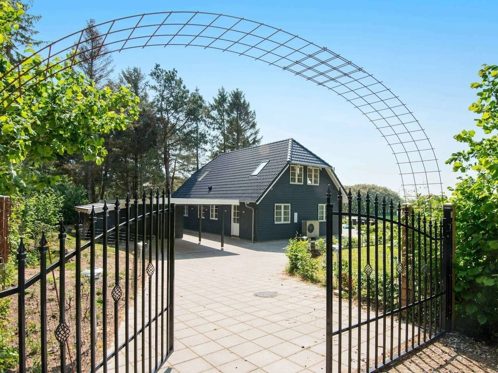 10 Person Holiday Home in Glesborg