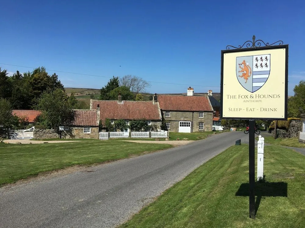 The Fox and Hounds - Général