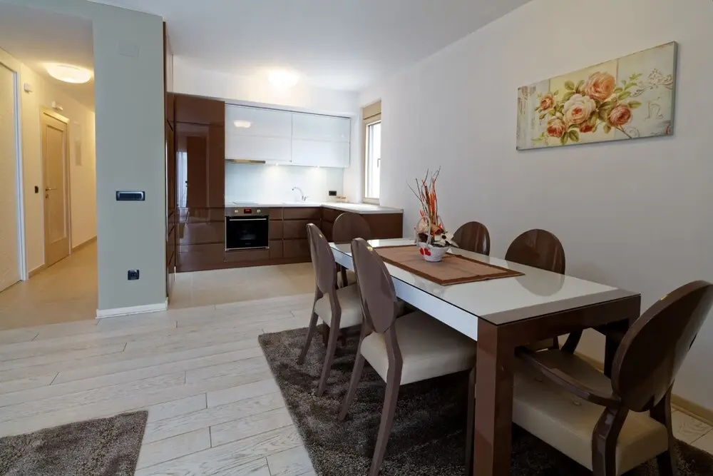 2 Bedrooms Apartment with balcony