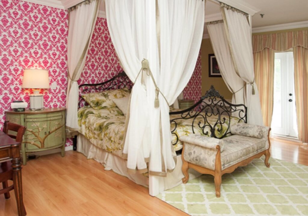 The Litchfield Inn by null
