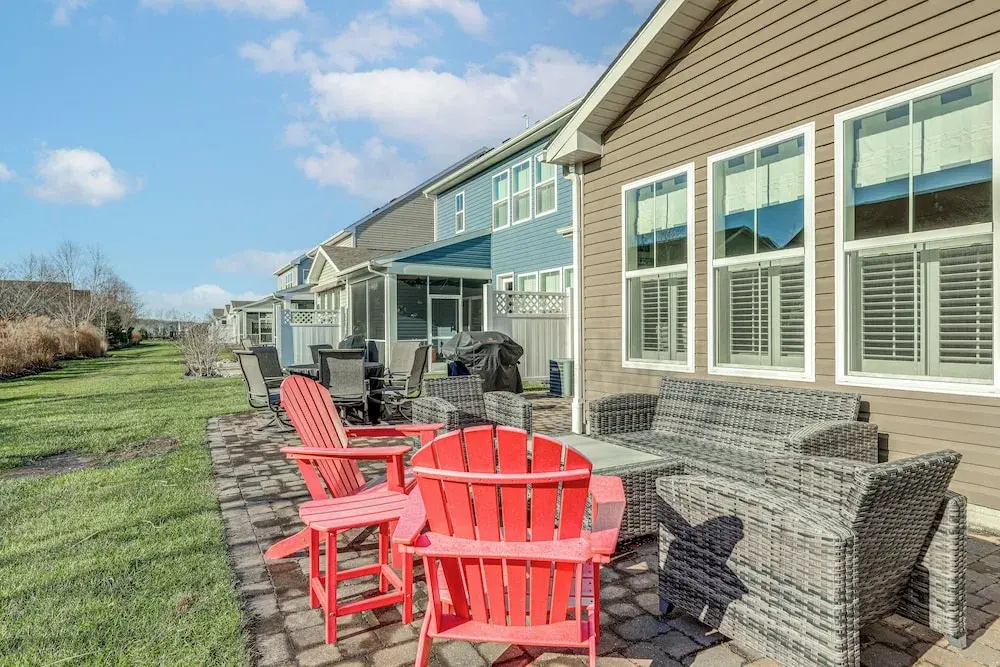 Shuttle to Beach, Relax on Patio! Millville Escape