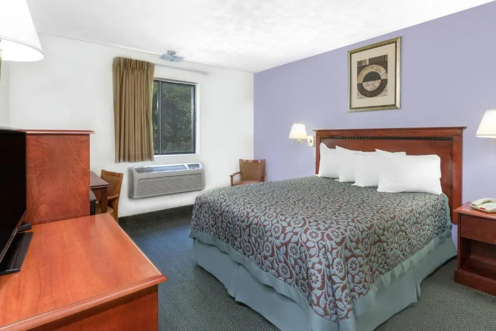 Standard Double room (full double bed)