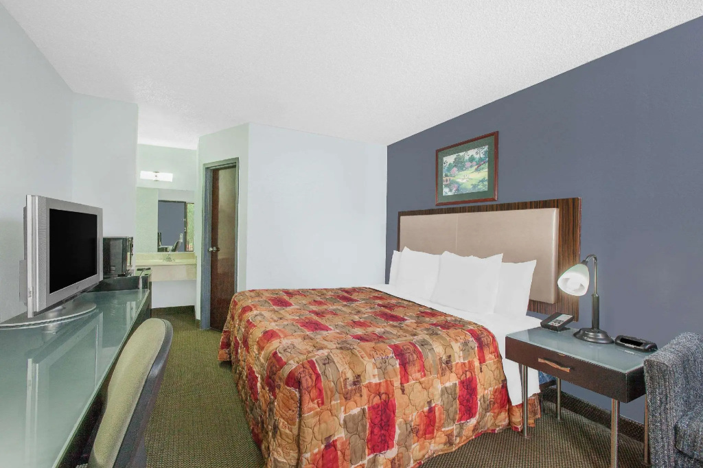 Standard Double room (full double bed)