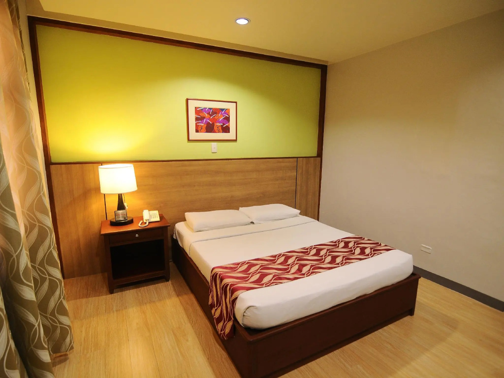 Deluxe Double room (full double bed)