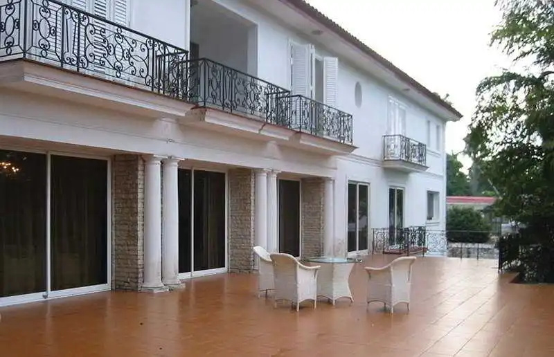 Luxury House 7